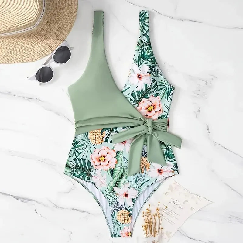 Bañador -  "Tropical Leaf One-Piece Swimwear"